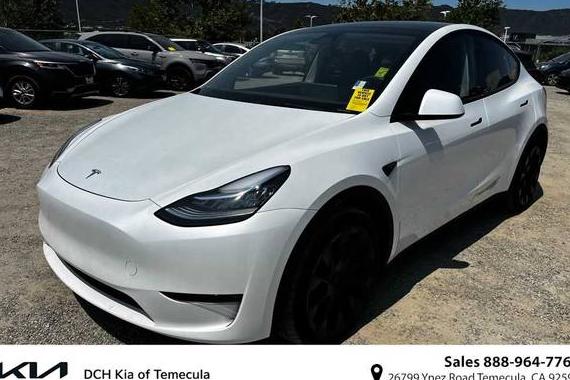 TESLA MODEL Y 2023 7SAYGDEE5PA055825 image